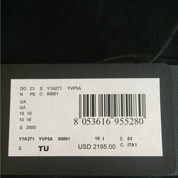 Authentic Giorgio Armani Medium embroidered mesh bucket bag with shoulder strap - Picture 6 of 11